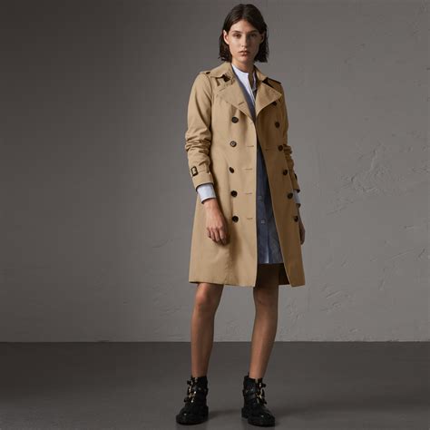 sandringham burberry trench coat|burberry trench with removable liner.